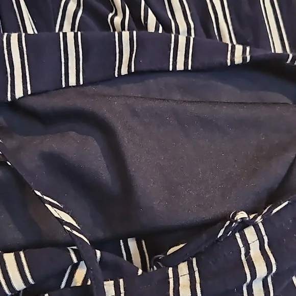 Ambiance size small cropped romper - Picture 5 of 6